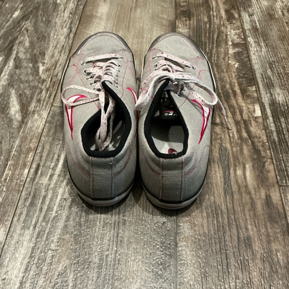 Retro 2009 Nike Women's Gray and Pink Sneakers Size 8.5 - Picture 7 of 12